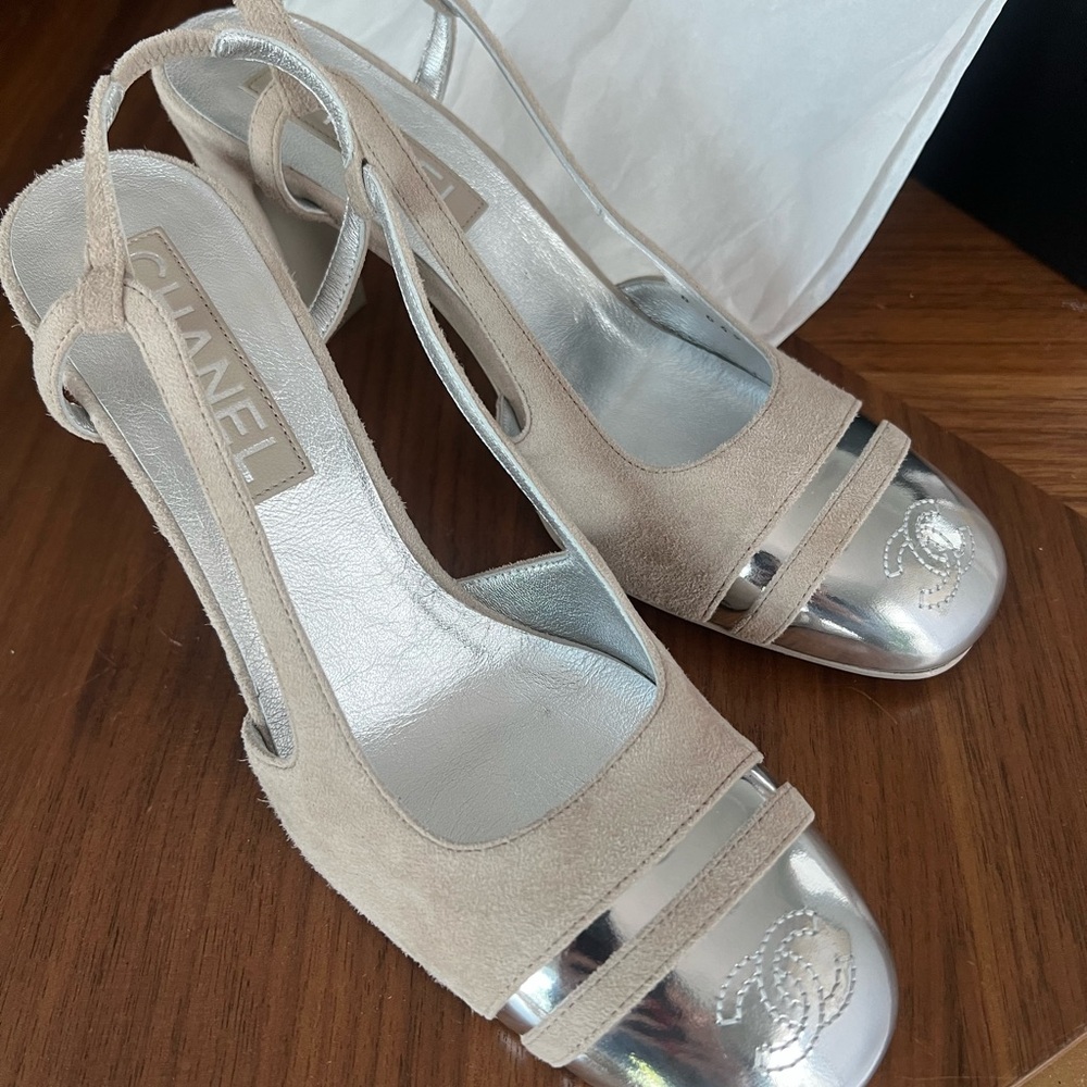 CHANEL Light Gray and Silver Slingback Heels